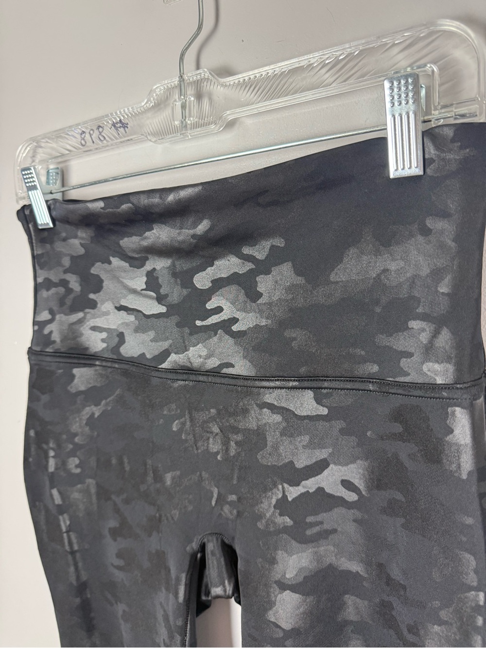 Spanx Women’s Faux Leather Bike Shorts SZ XL Black Grey Camo Stretch Compression